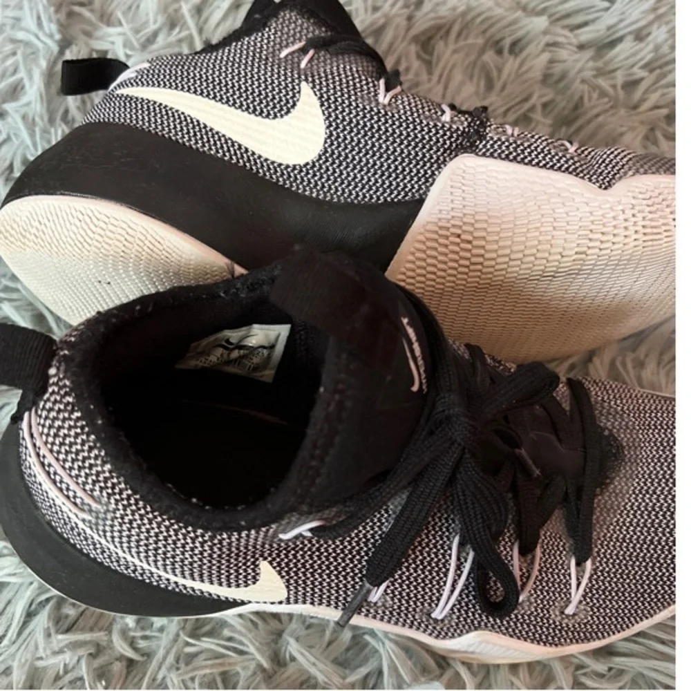 Hypershift TB Low Basketball Shoes